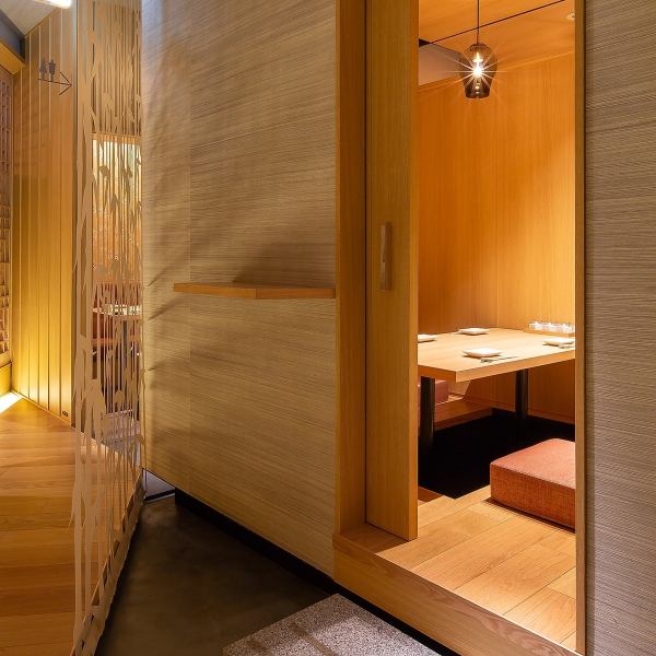 【隠れ家空間でお出迎え♪】 こだわりは料理や店内だけじゃありません♪完全個室にてお客様をおもてなしいたします。古都にタイムスリップした気分を味わって頂ける雰囲気作りを演出。くつろぎ個室では、ゆったりとした楽しいひと時をお過ごしください☆※画像はイメージです。