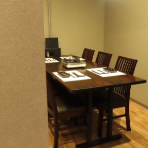 [Two tables for two] Perfect for a date or a meal with your spouse. A relaxing space where you can relax.