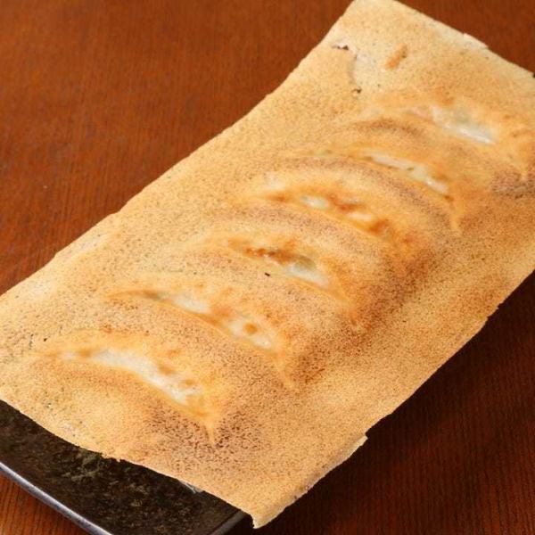 ≪名物≫香ばしいパリパリ羽根つき「焼き餃子」