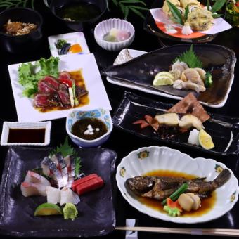 [包间×单人份]使用时令鱼生鱼片和时令食材的“时令套餐”7,700日元