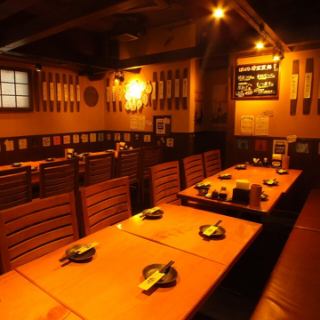 ご宴会におすすめの広々とした空間です。貸切利用もお気軽にお問い合わせください♪