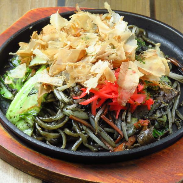 [使用自家製麵條製成！東村山的B級美食】☆黑炒麵☆