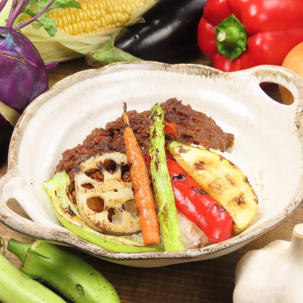 Vageota.カレー 【野菜付き】　ハーフ 600円(税込)／レギュラー 1,000円(税込)