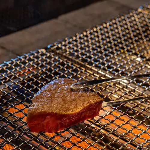 雌牛のみを使用した柔らかさと旨みへのこだわり