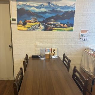 4名様のお席です。他のお席とつなげてご宴会も可能です♪