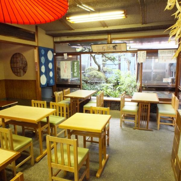【2, 4 people table x 6 tables】 You can taste Kyoto 's taste slowly in a quiet outdoor ♪ ♪ You can taste Japanese - style sweets handmade according to the seasonal change ♪ Please enjoy it ☆