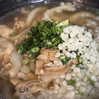 ビビンラー油うどん/どんぐりポークの肉うどん