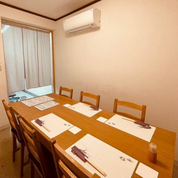 [Recommended for banquets and family meals! Semi-private table seating] Table seating that can accommodate up to 6 people.The semi-private room is perfect for banquets and family dinners.