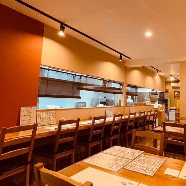 [Great for drinking alone! Counter seats ◎] The 8 counter seats can be used for drinking alone or for casual dates! Please feel free to visit us!