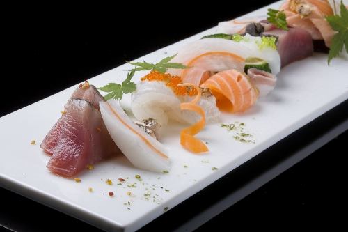 創意新年與傳統的日本料理和現代的精華