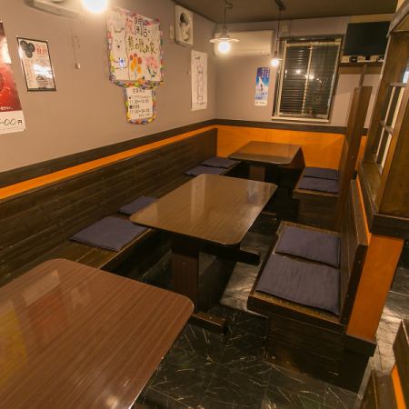 A homely space.We have table seats and digging seats ♪