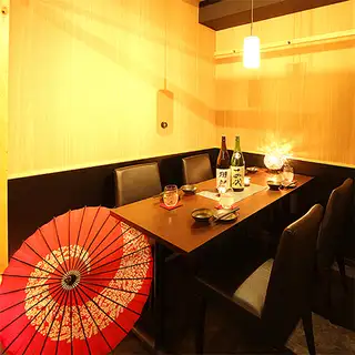 柔らかな間接照明を使った部屋など、心和む演出にも気を配っています。電子煙草のみお席にてＯＫ！※画像は系列店イメージです