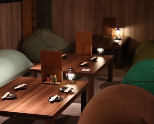 店内は全席Yogibo席！新感覚な居酒屋です。