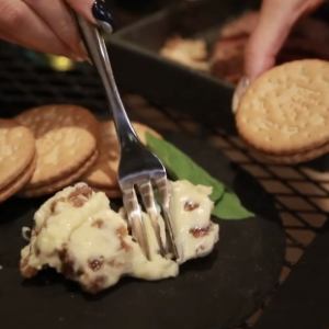 【デザート】自家製レーズンバターサンド