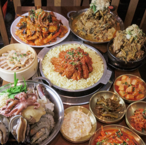 「カムジャタン&韓国小皿料理3種類+カクテキ食べ放題」◎