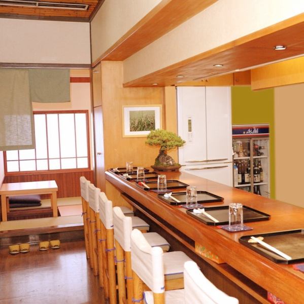 There is also a private room.It can also be used for banquets and entertainment.Good location 5 minutes on foot from Ginza Station.Please enjoy our famous fish dishes and sake with the recommended interior decoration.Please feel free to contact us.