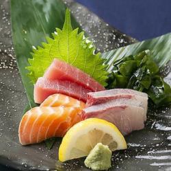“銚子港直送” 鮮魚のお造り三種盛り／Assorted Sashimi - 3 Kinds from Choshi Port