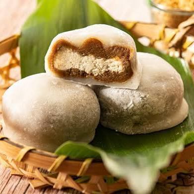 黒蜜きなこ大福／Daifuku with Brown Sugar Syrup & Roasted Soybean Powder