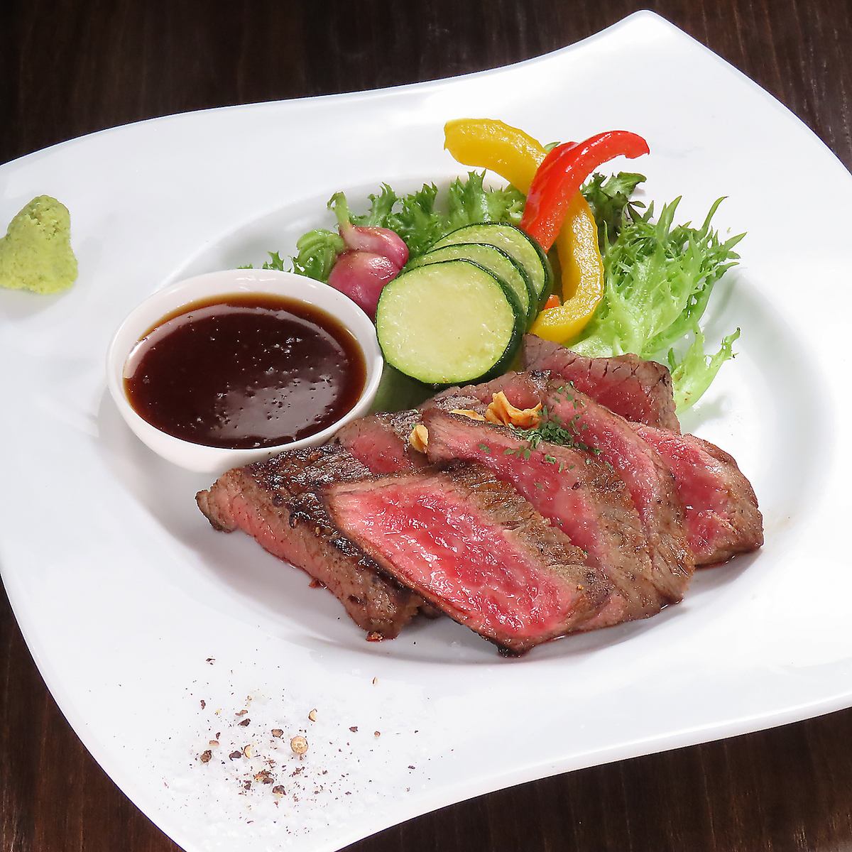 居心地のいいクラシカルな内装となっております!