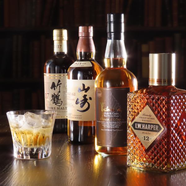 心地よい空間で、美味しい料理と豊富なドリンクを楽しむことができるお店です。ここでは、じっくり焼き上げられたお肉が自慢で、【豊かな風味が広がります】。厳選されたイタリアンも揃っており、飽きることなく楽しめます。友人や同僚との集まりには最適な場所で、笑顔あふれる時間を提供します。