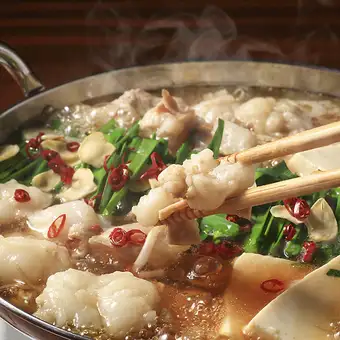 火锅供应◎ “尊享套餐”包含马肉刺身拼盘及自选火锅共10道菜,含3小时畅饮:6000日元 ⇒ 5000日元
