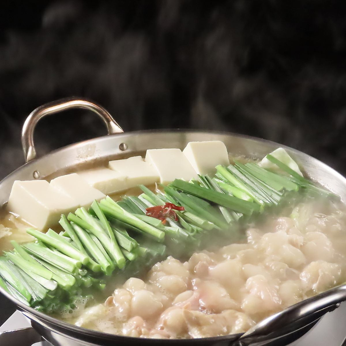 ニンニク不使用！福岡が誇るもつ鍋を中心に名物を堪能できるお店☆