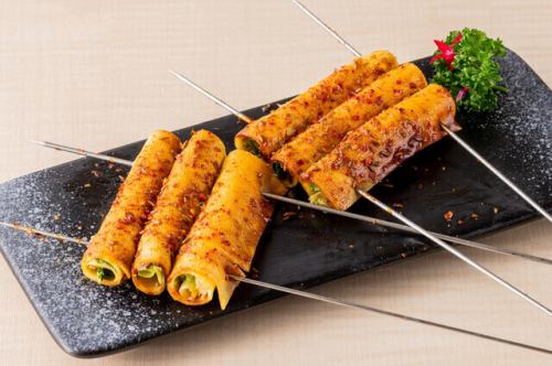 그릴 야채 롤 꼬치 (2 꼬치) / 구운 소시지