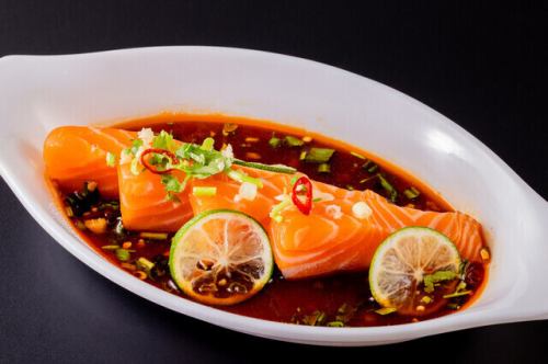 생 연어 마리 네