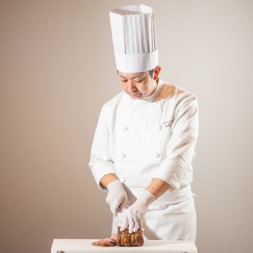 您可以在轻松的氛围中轻松享用正宗美食。