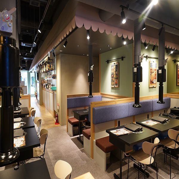 当店ではご友人とのお食事やデート、女子会や会社の飲み会など様々なシーンでご利用いただけます。お一人様からでも大歓迎！肉汁あふれる熟成肉を是非ご堪能ください！