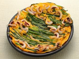 Seafood and green onion pancake