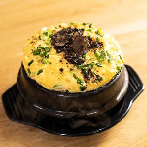 Fluffy truffle egg stew