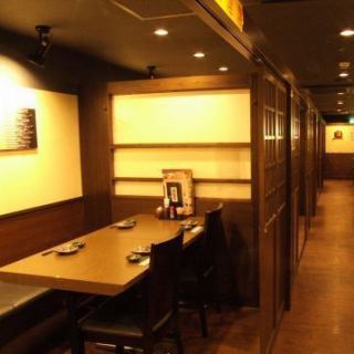扉で仕切れるので個室になります。
