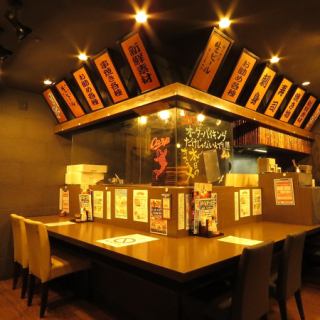 雰囲気自慢の橋を渡った先に小粋なお席！　　　新型コロナウイルス感染症の対策として、別グループのお客様が隣り合わないよう、現在一部のお席を使用禁止としております。