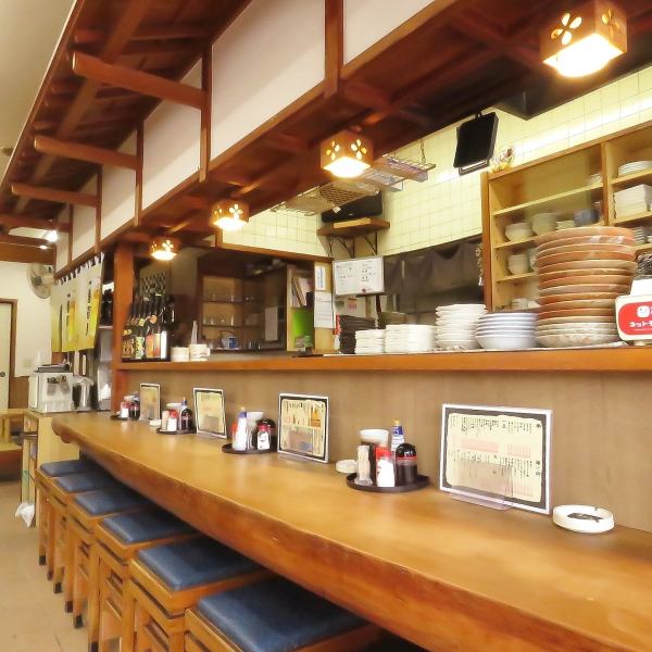 [Feel free to come alone♪] There are 7 counter seats and 6 tatami room table seats.The walls have been reupholstered and the interior has a clean feel. We welcome office workers on their way home from work, and those looking for an izakaya near the station where you can have a quick drink!