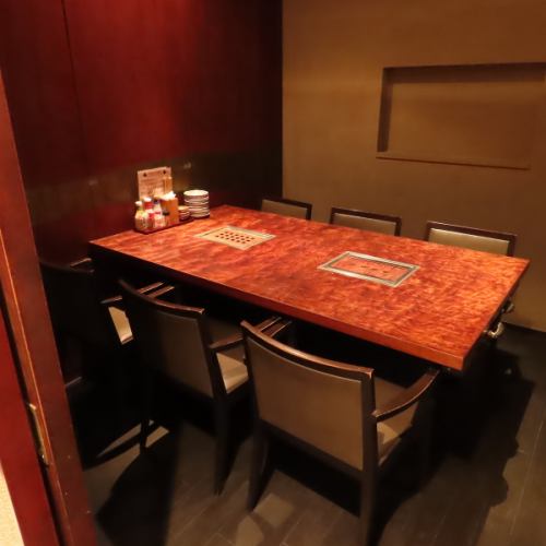 <p>【天神駅徒歩5分！】ゆったりお寛ぎ頂ける居酒屋。2名様～お席をご用意致しております。人数に合わせたお席をご利用いただけますので様々なシーンでご利用いただけます♪他のお客様に気兼ねなく宴会をひらかれたい幹事様！貸切も承っておりますので、是非ご利用くださいませ。</p>