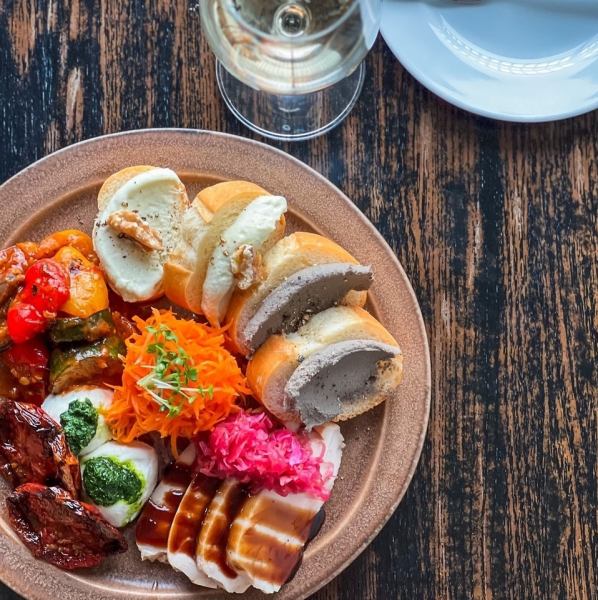 EFFEのおまかせ前菜盛り合わせ