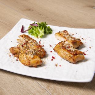 Grilled chicken with herb sauce