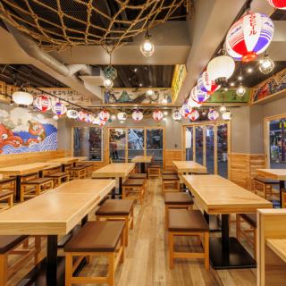 1階～3階まで広々150席!!食材の質と価格に自信あり明るい照明でカジュアルな宴会シーンにぴったりです♪