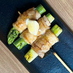 [Vegetable wrapped skewers] Asparagus wrapped in butter and soy sauce