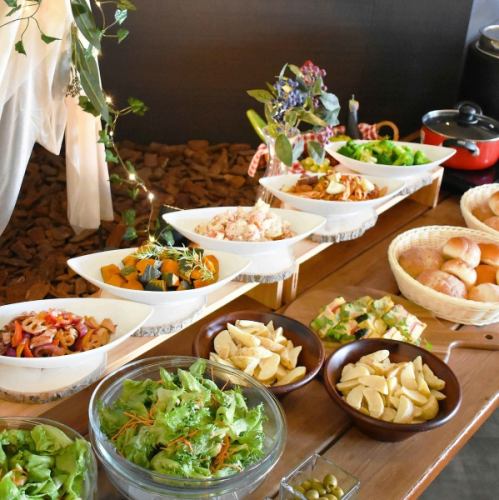You can freely choose from a wide range of dishes to enjoy.