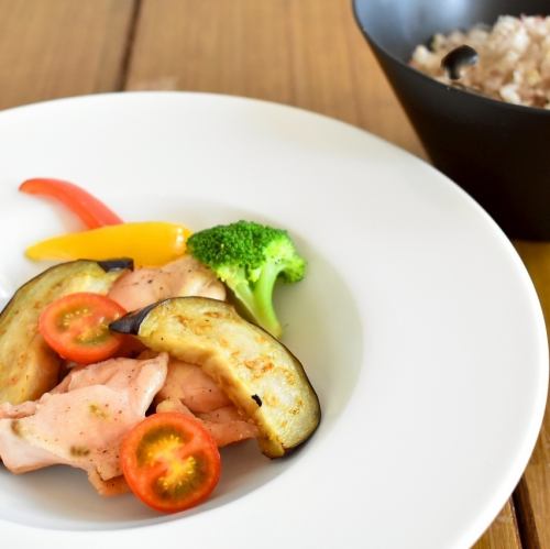 【メイン】季節のチキンソテー