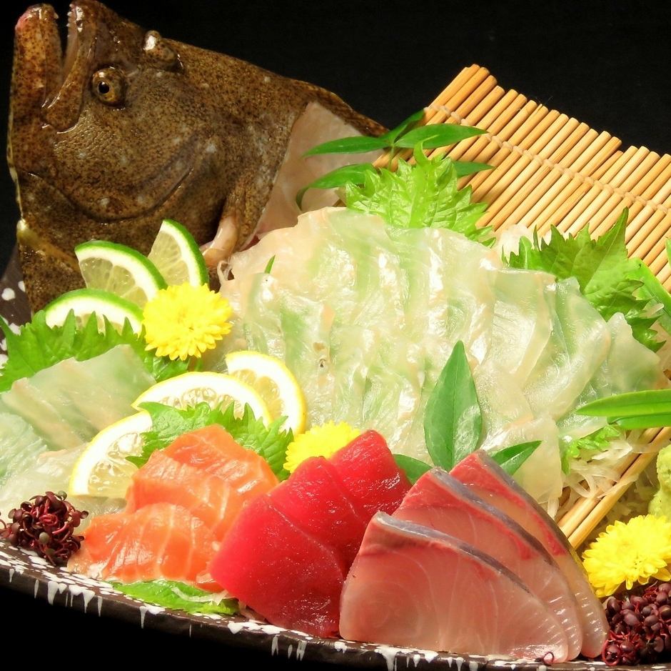 天草の海鮮をはじめとする鮮魚の姿造りが目を引く。会社宴会に◎