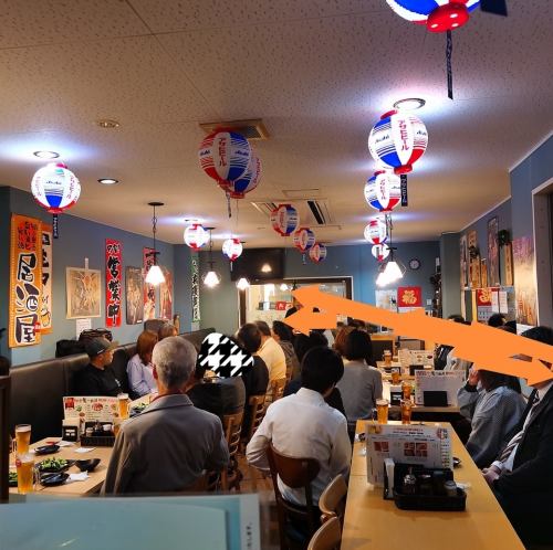 明るい店内で本格中華料理