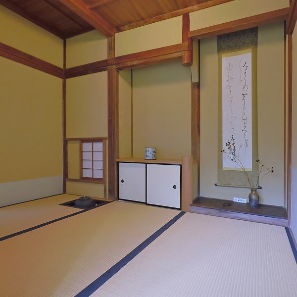 You can enjoy your meal in a spacious Japanese-style room.Please use it for entertainment and family gatherings.There is also a charter for up to 30 people.Please feel free to contact us.Please spend an important time in a private space.