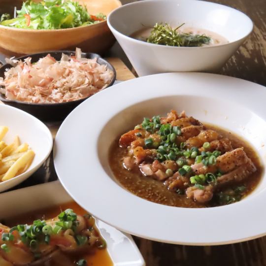 【地鶏炭火のうまい焼きや明太クリームうどん等】2時間飲み放題付7品4500円コース