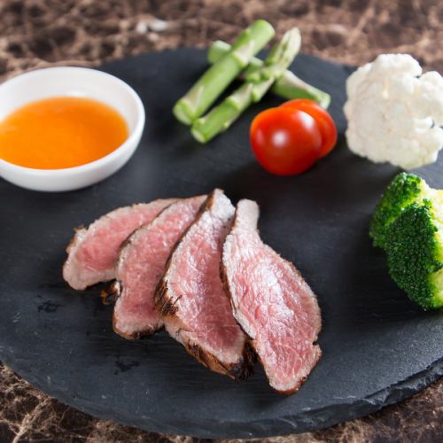 我們只使用A5級近江牛肉!選擇您最喜歡的剪裁!