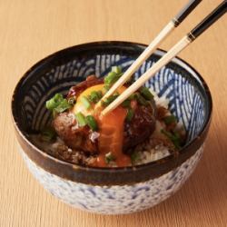 名物！ハンバーグ小丼ぶり