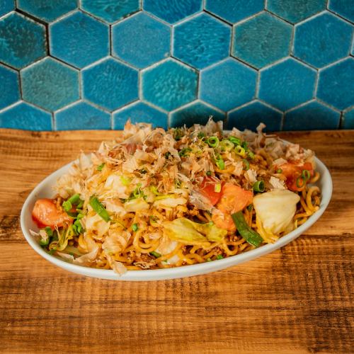 Tomato and minced meat fried noodles