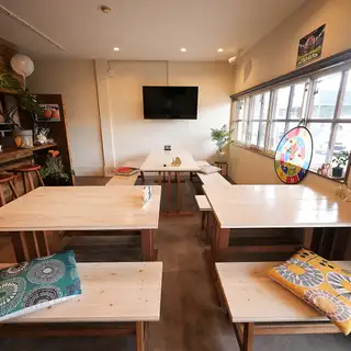大人数でも対応可能な8名席ございます♪